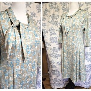 Size L Vintage 1970s Tie Front Dress